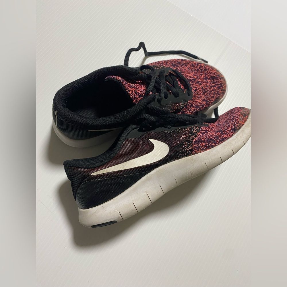 Nike Flex Contact girls youth running shoes in black and pink 4 youth/ woman 5.5